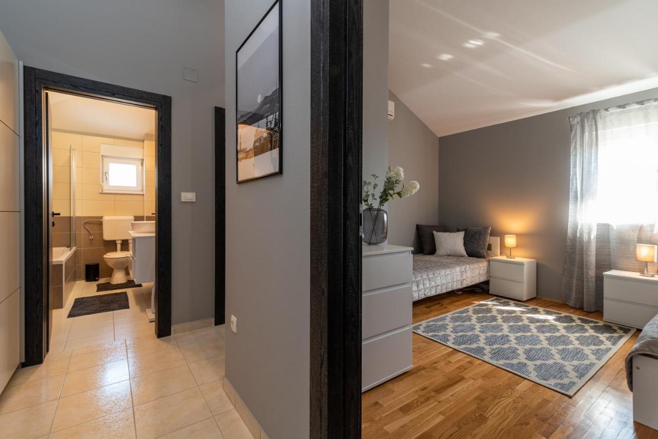 No. 8 Apartman *