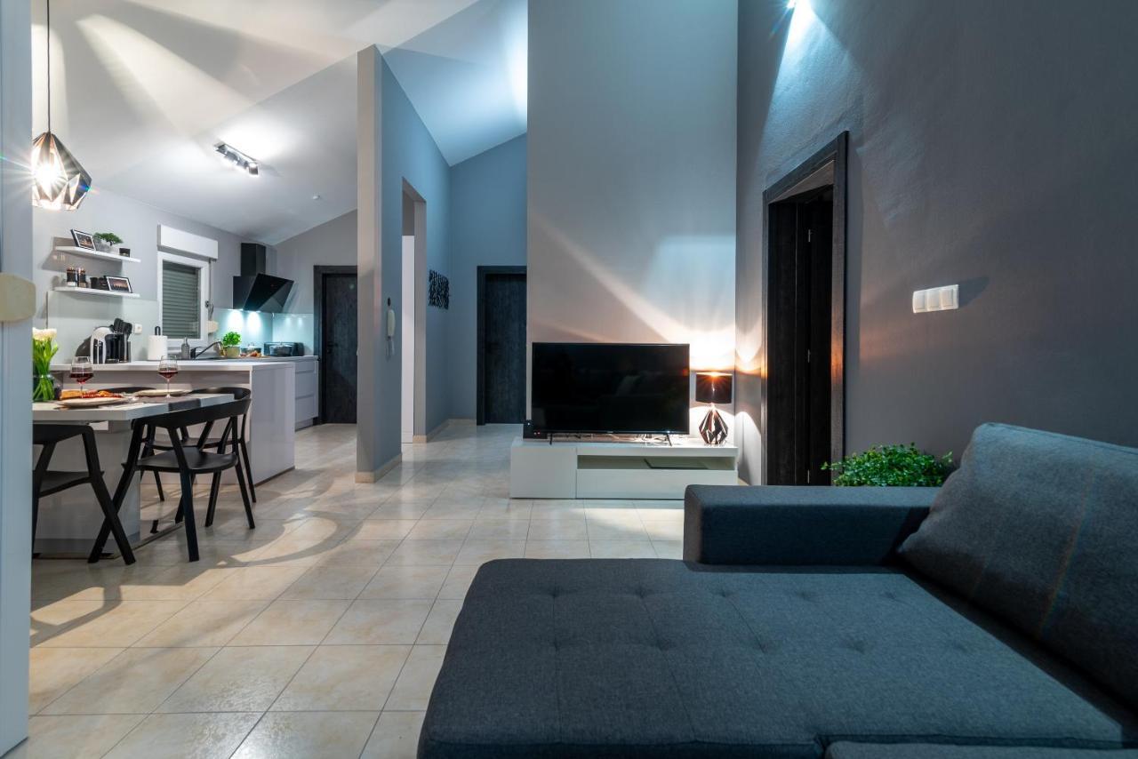 No. 8 Apartman